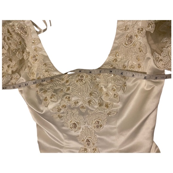 Michelangelo Satin Ivory Wedding Gown Dress With Pearls & Beading Size 6 - Picture 11 of 16